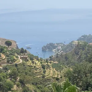  Appartement Mi 'ffaciu E Mi Ricriu Italie